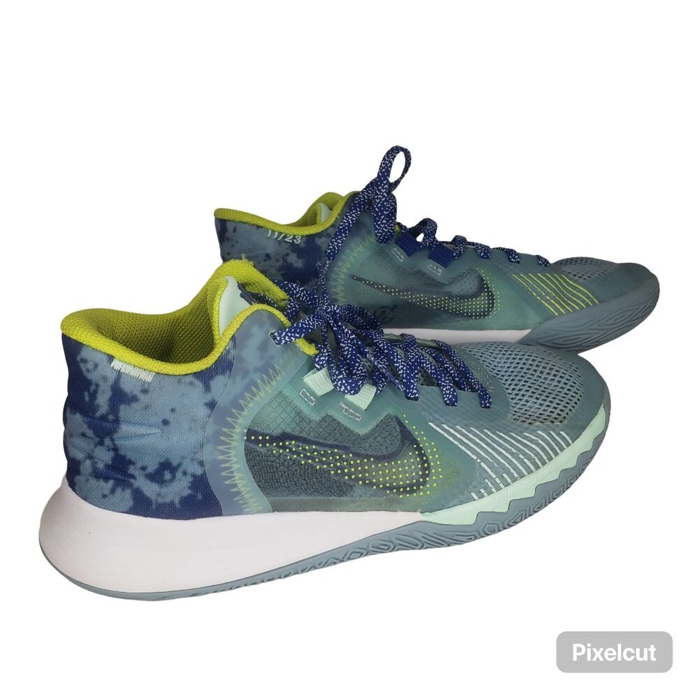 Nike Kyrie Irving 11/23 mid top basketball shoes big kids 5Y light blue